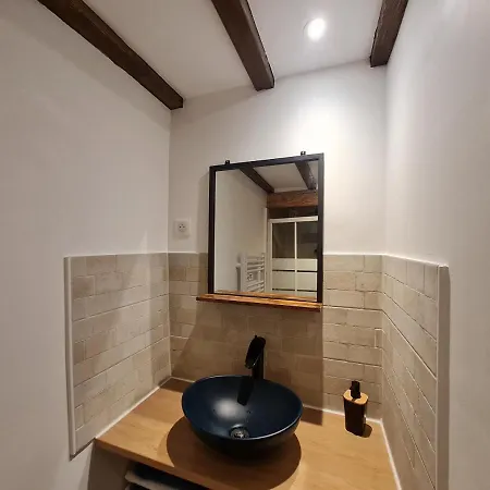 Triplex Avec Vue Sur Place Du Centre Historique. Апартаменты