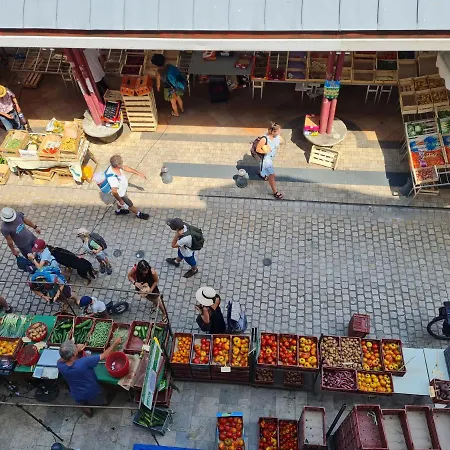 アパート Triplex Avec Vue Sur Place Du Centre Historique. フォワ