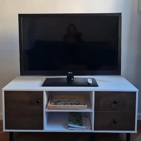 Triplex Avec Vue Sur Place Du Centre Historique. *