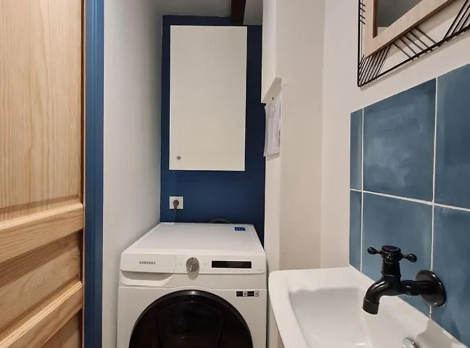 Triplex Avec Vue Sur Place Du Centre Historique. דירה פואה